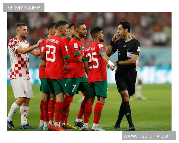 足球员在场内外的言辞与态度对比赛和球队氛围的深远影响分析